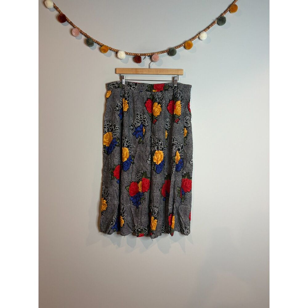 Vtg polkadot floral patterned midi skirt